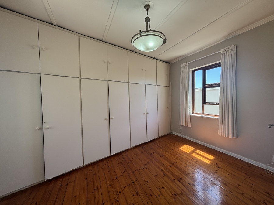 1 Bedroom Property for Sale in Summerstrand Eastern Cape